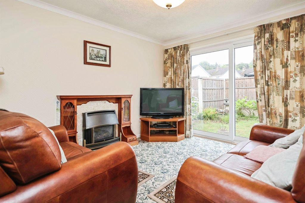 Property photo 2 of 17