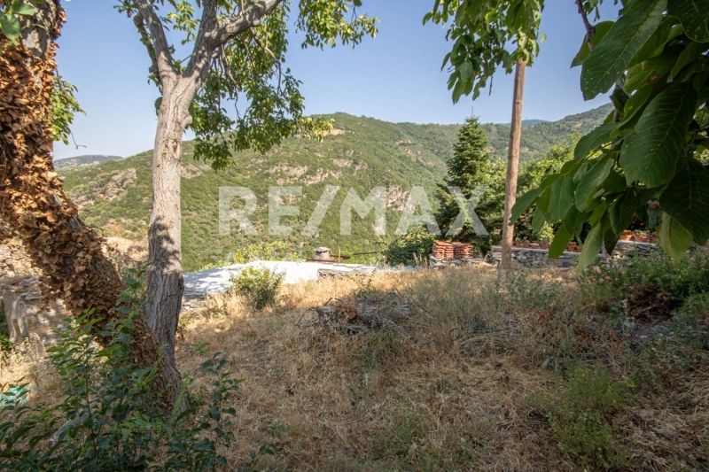 Property photo 2 of 25