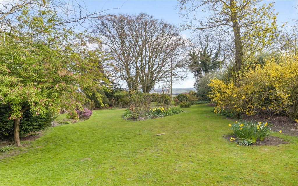 Property photo 3 of 21 Garden