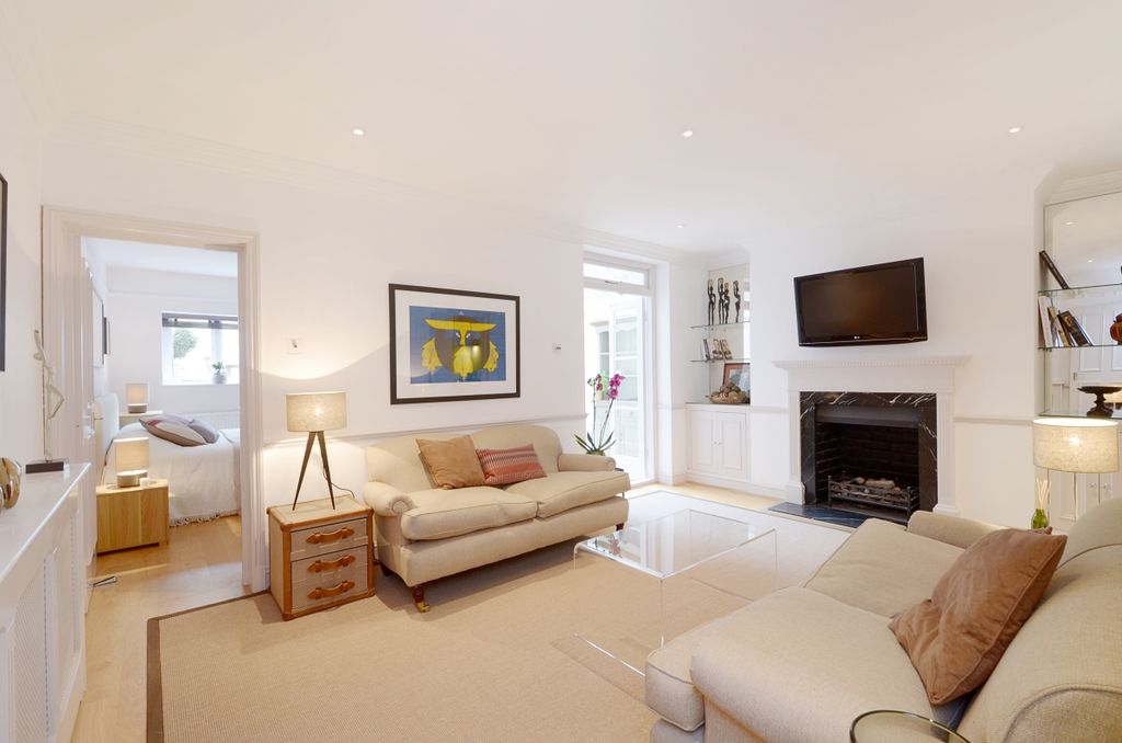 Property photo 3 of 13 Redcliffe-Street-...