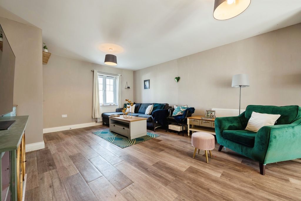 Property photo 3 of 14 Pbox-Img.Jpg