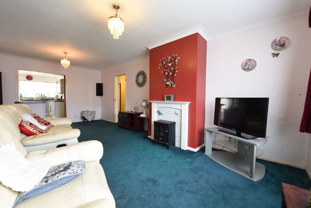 Property photo 3 of 20