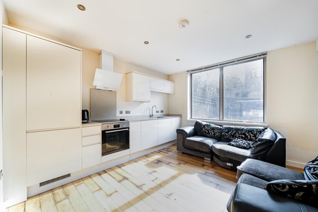 Property photo 3 of 10 Reception/Kitchen