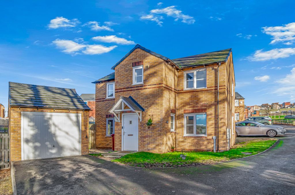 Property photo 1 of 17 Advert-01