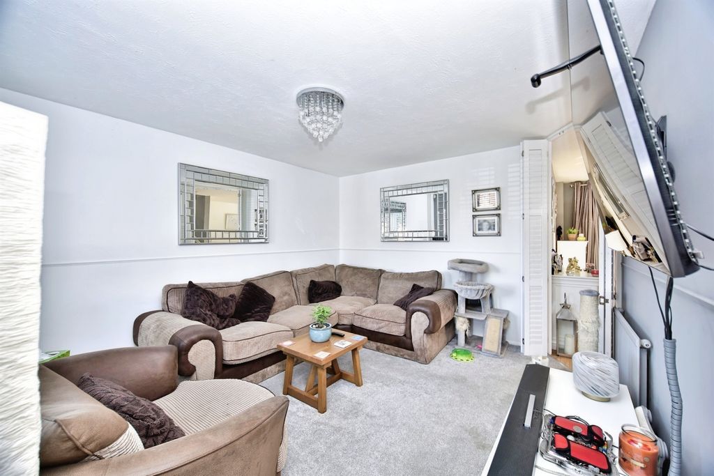 Property photo 3 of 21