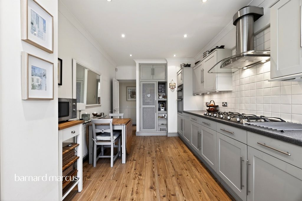 Property photo 3 of 18