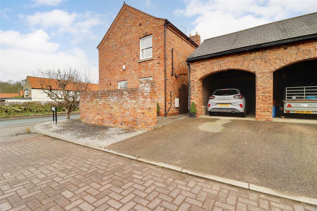 Property photo 3 of 22 Img_2372-Img_2374.Jpg