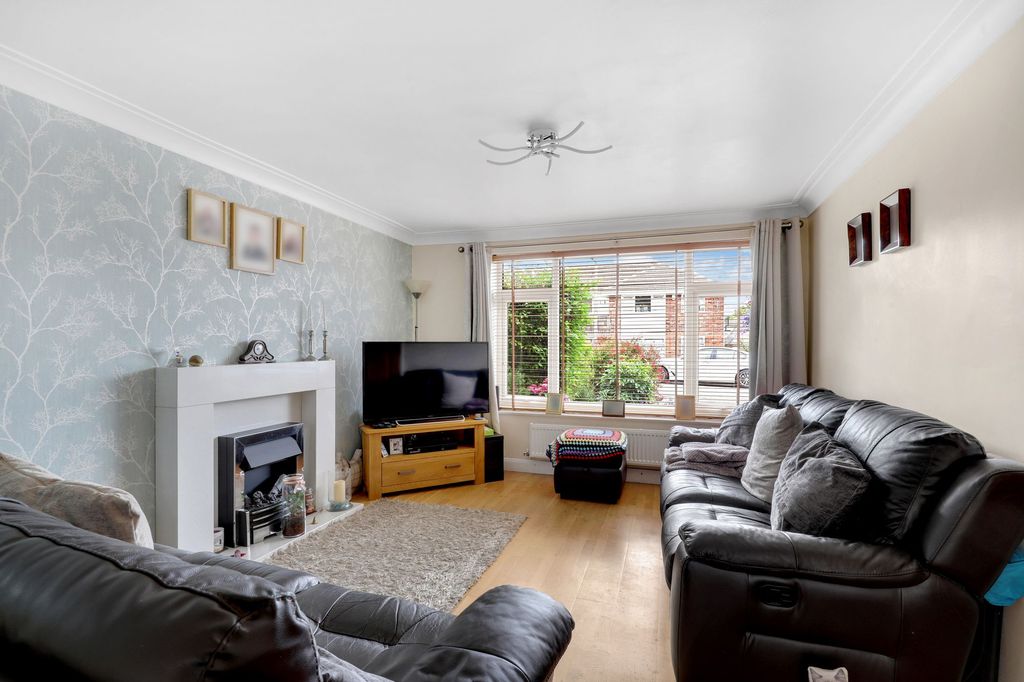 Property photo 2 of 16