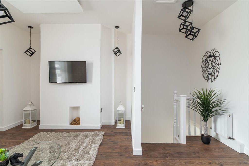 Property photo 2 of 18 Edit-1432.Jpg