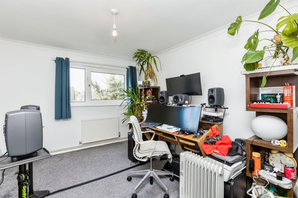 Additional image 13 of 3 bed flat for salePaddockhall Road, Haywards Heath RH16