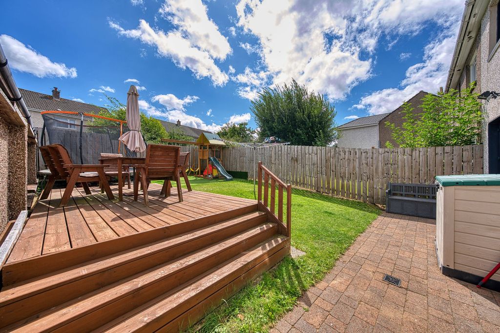 Property photo 2 of 30