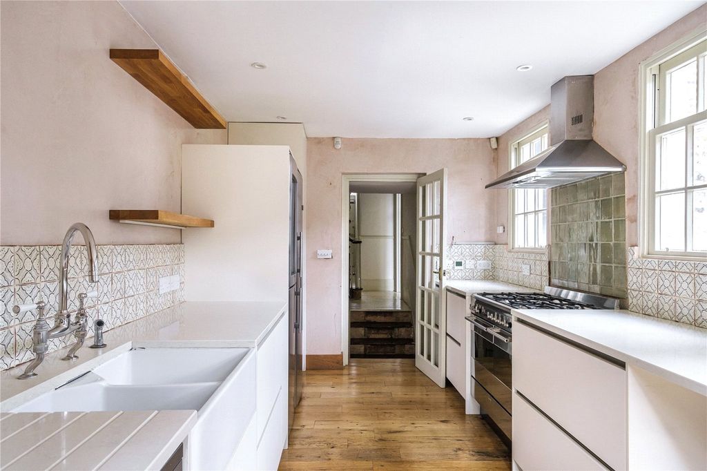 Property photo 3 of 29