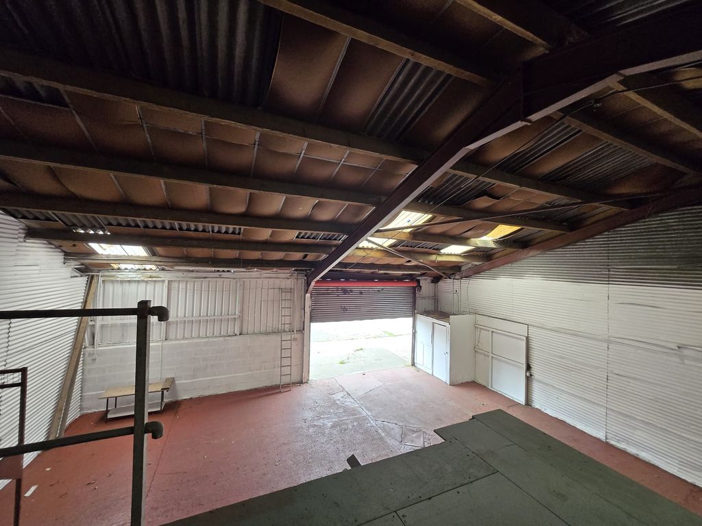 Property photo 3 of 5
