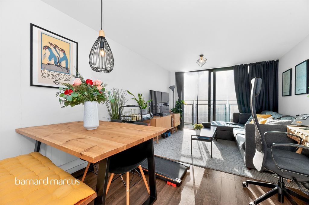 Property photo 3 of 12