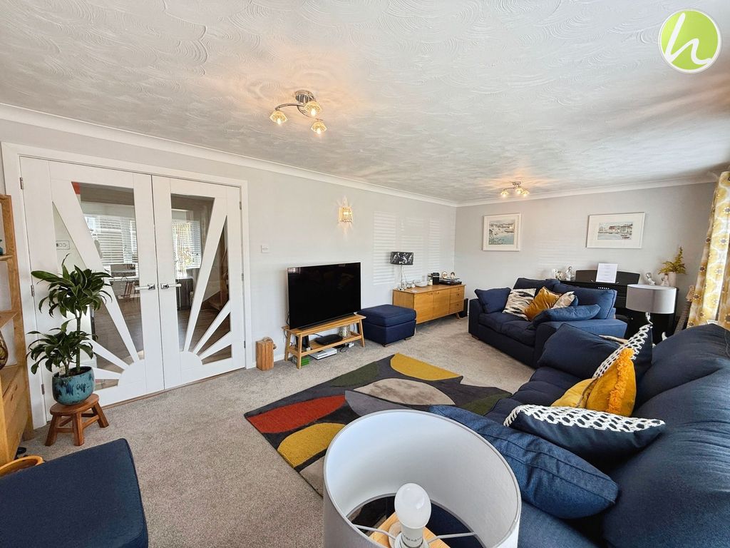 Property photo 3 of 21