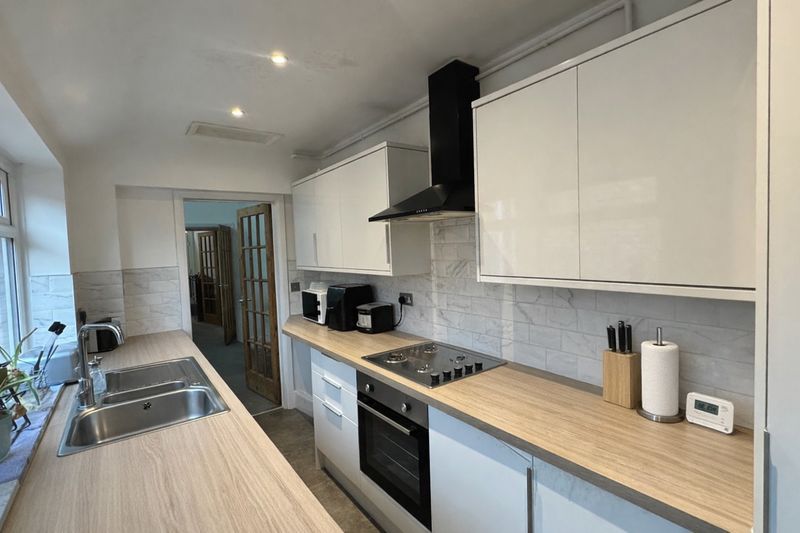 Property photo 3 of 10 Photo 8