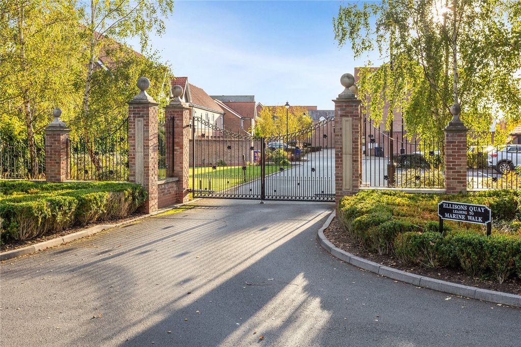 Property photo 2 of 19 Gate Entrance