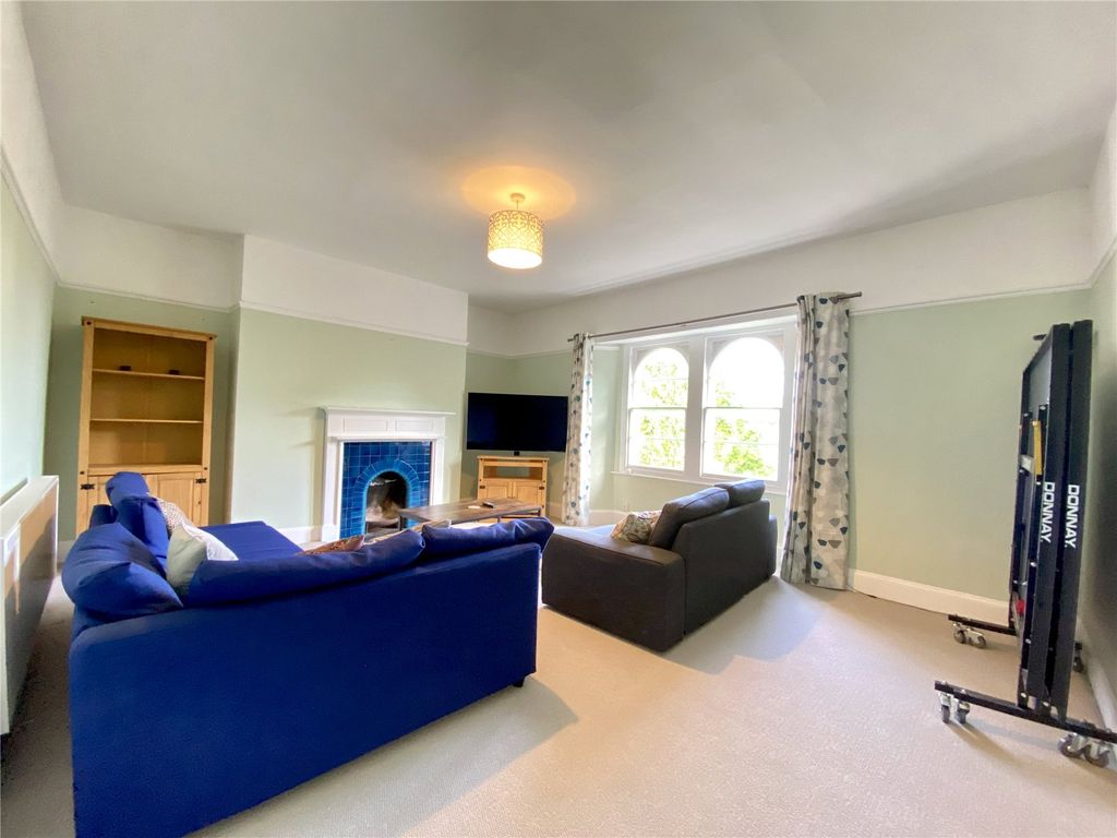 Property photo 2 of 19 Picture No. 30