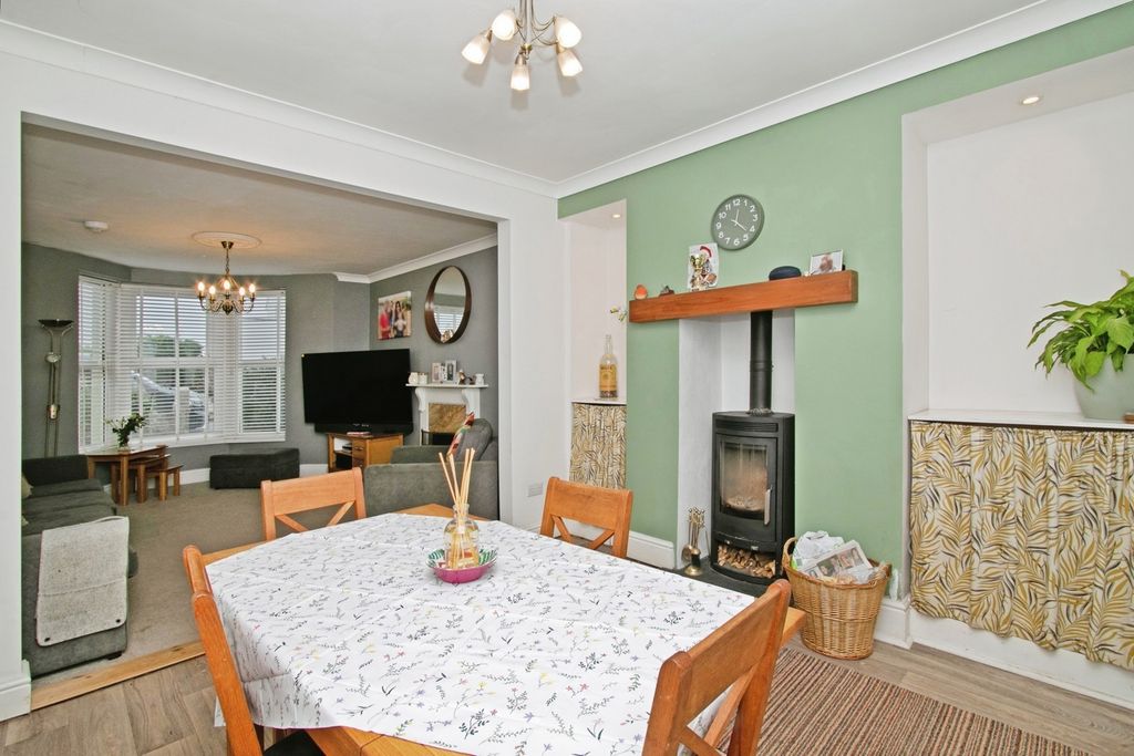 Property photo 3 of 14 Photo