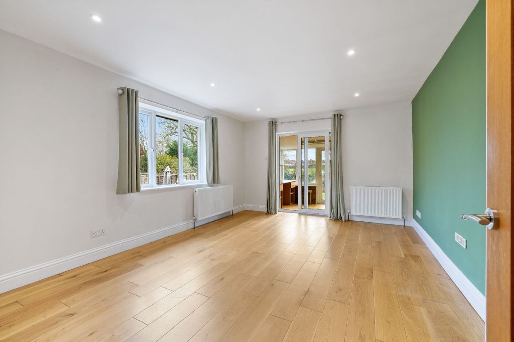 Property photo 3 of 21