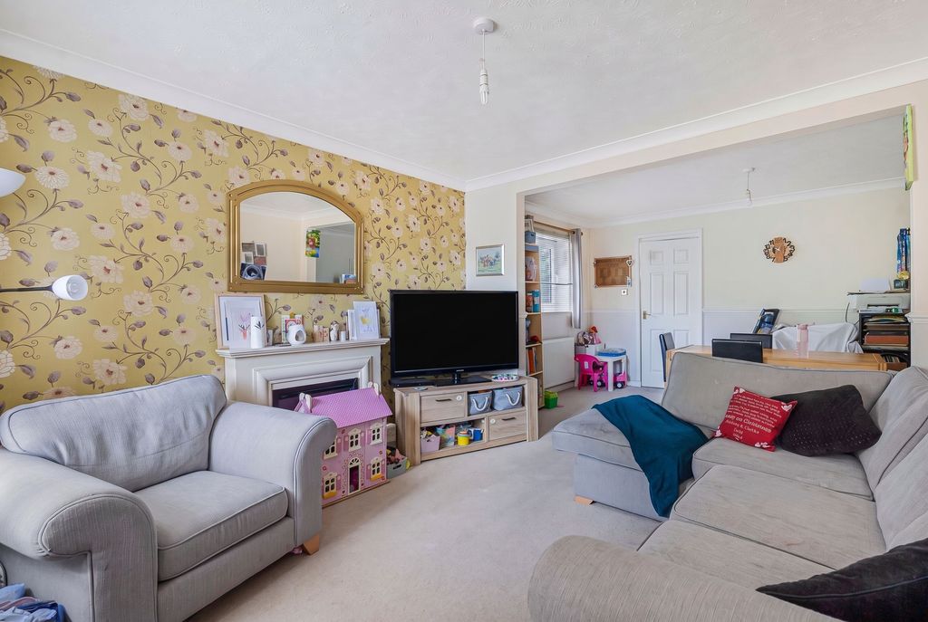 Property photo 2 of 12