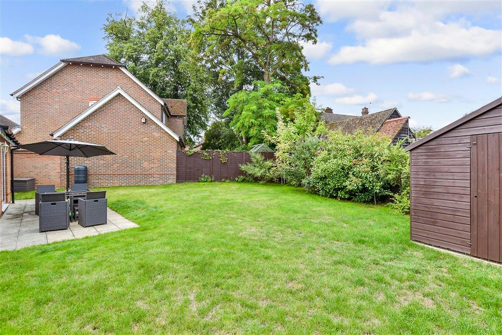 Property photo 3 of 16 Side Garden