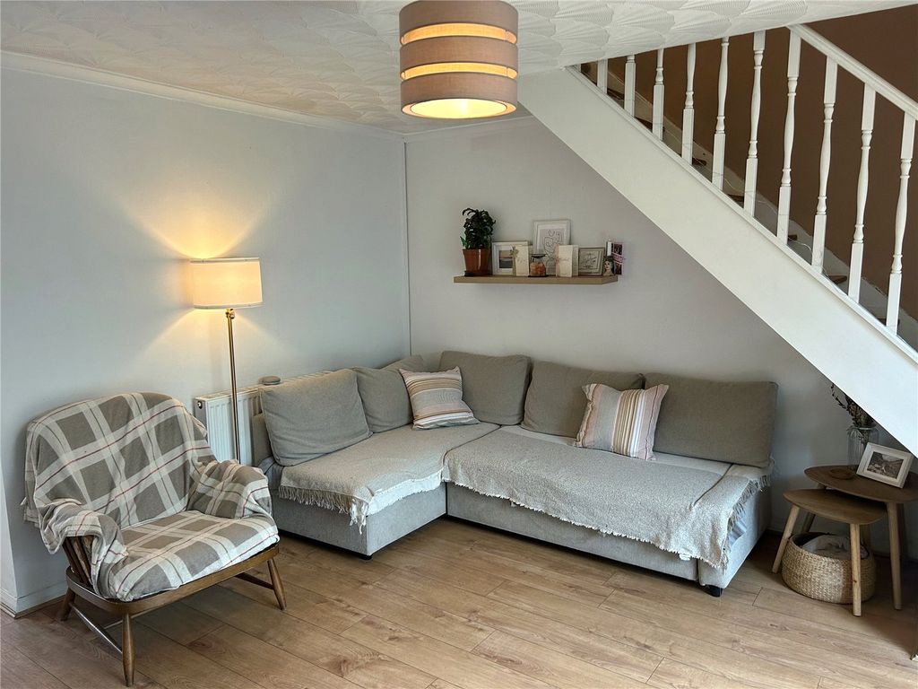 Property photo 3 of 15 Lounge