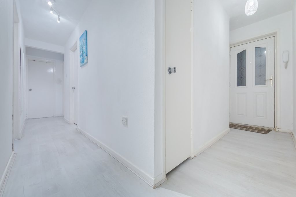 Property photo 3 of 20 3918927