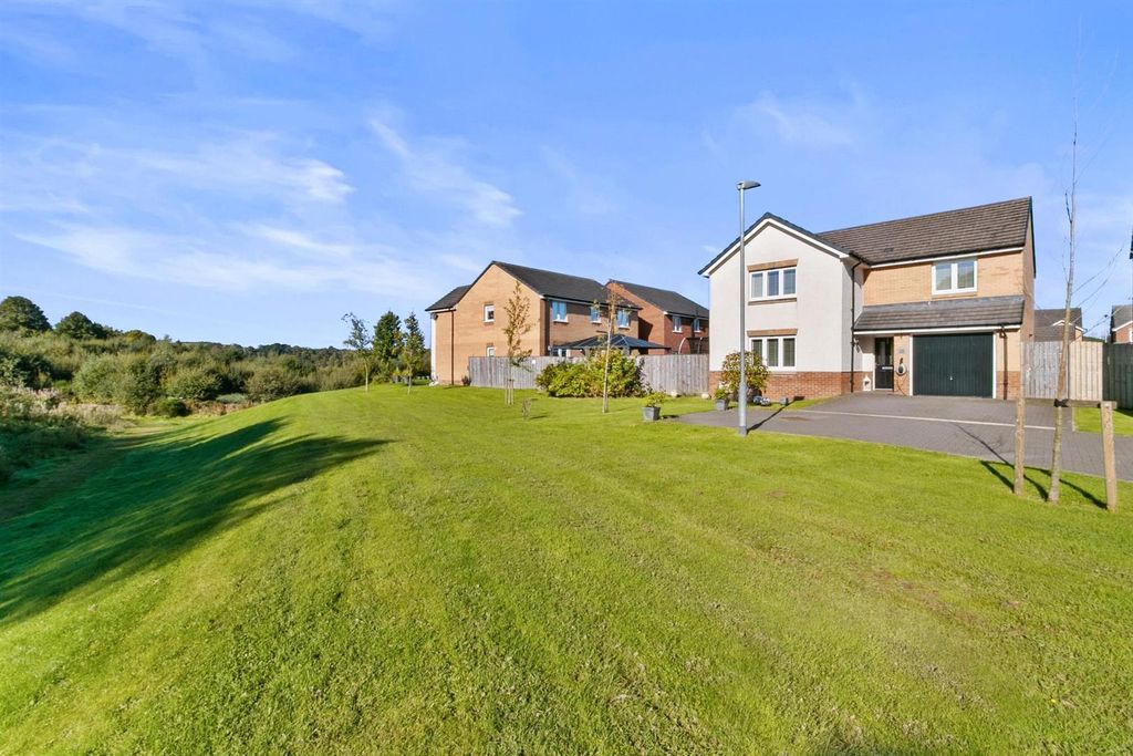 Property photo 1 of 34