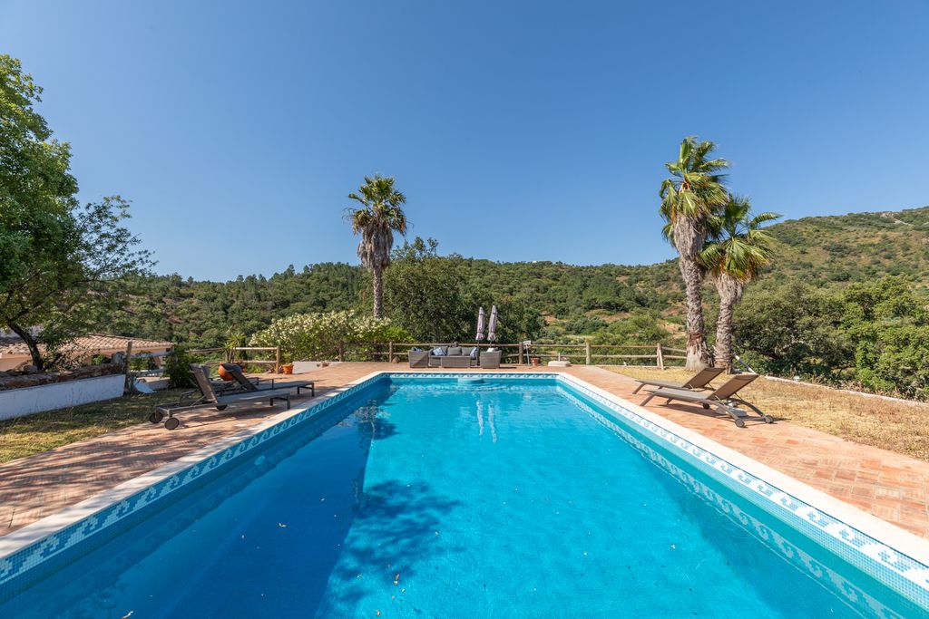 Property photo 1 of 32