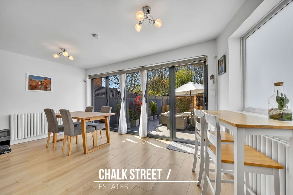 Property photo 3 of 31