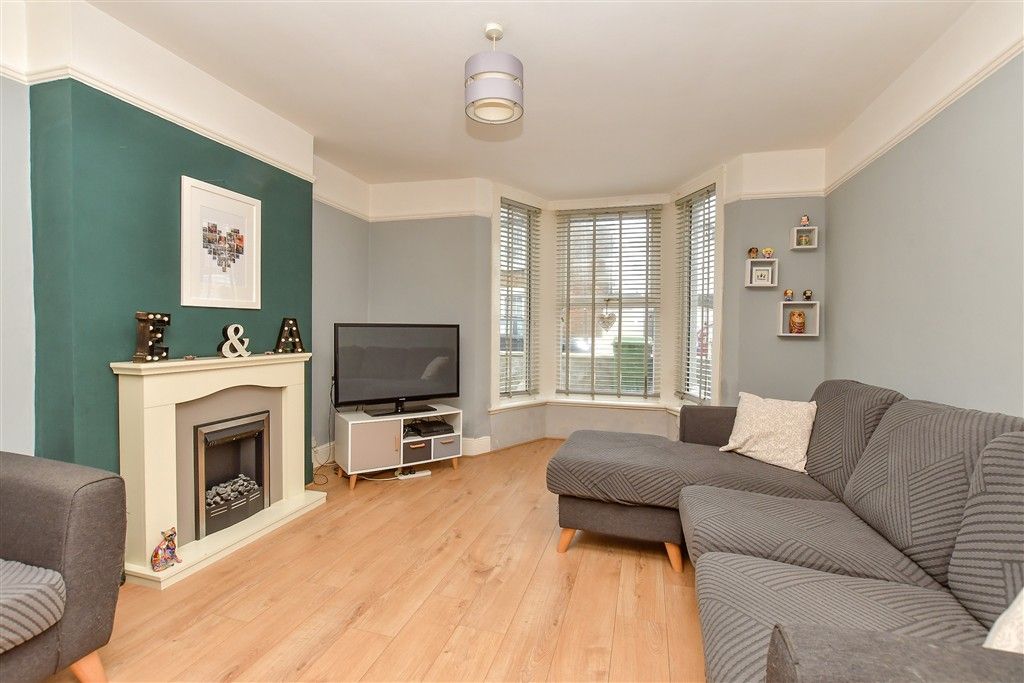 Property photo 2 of 10 Lounge