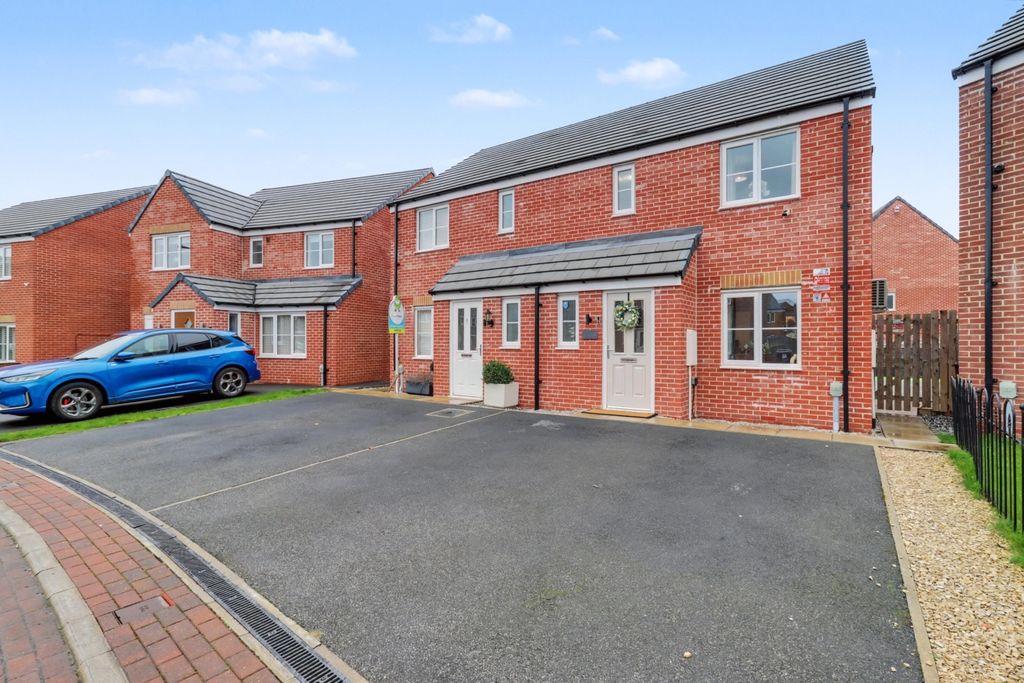 Property photo 1 of 18 1- Ryan Clarke Ewemove Pontefract