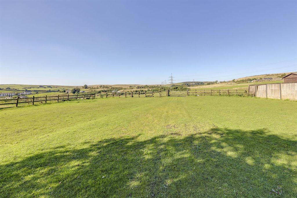 Property photo 2 of 38 Rear Garden / Paddock