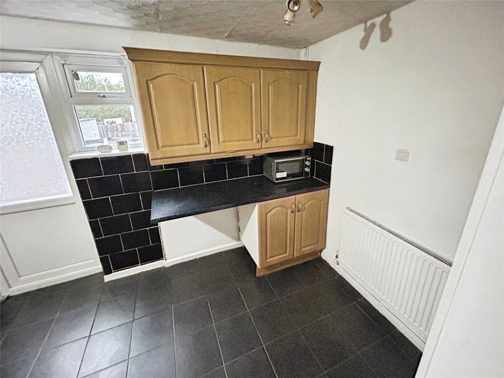 Property photo 2 of 12 Picture No. 14