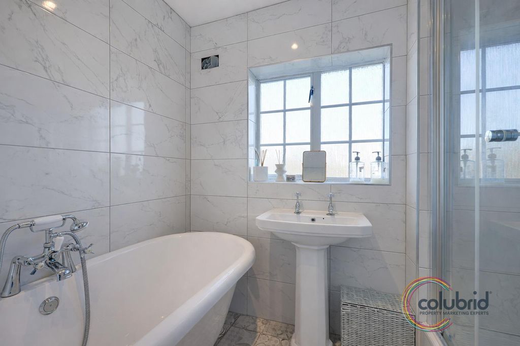 Additional image 14 of 4 bed end terrace house for saleWhitmore Avenue, Grays RM16