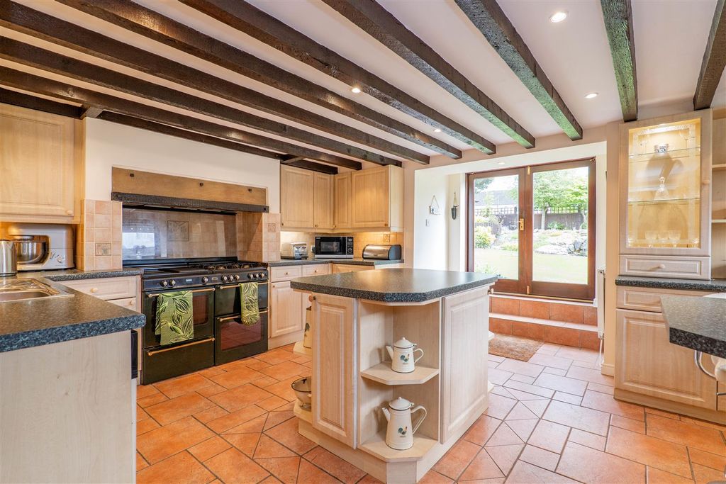 Property photo 3 of 44 Kitchen/Diner