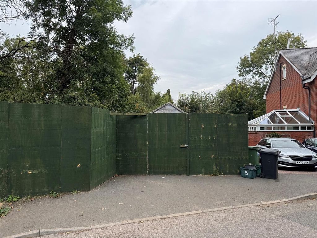 Property photo 3 of 11 3 Meads Photo 2.Jpg