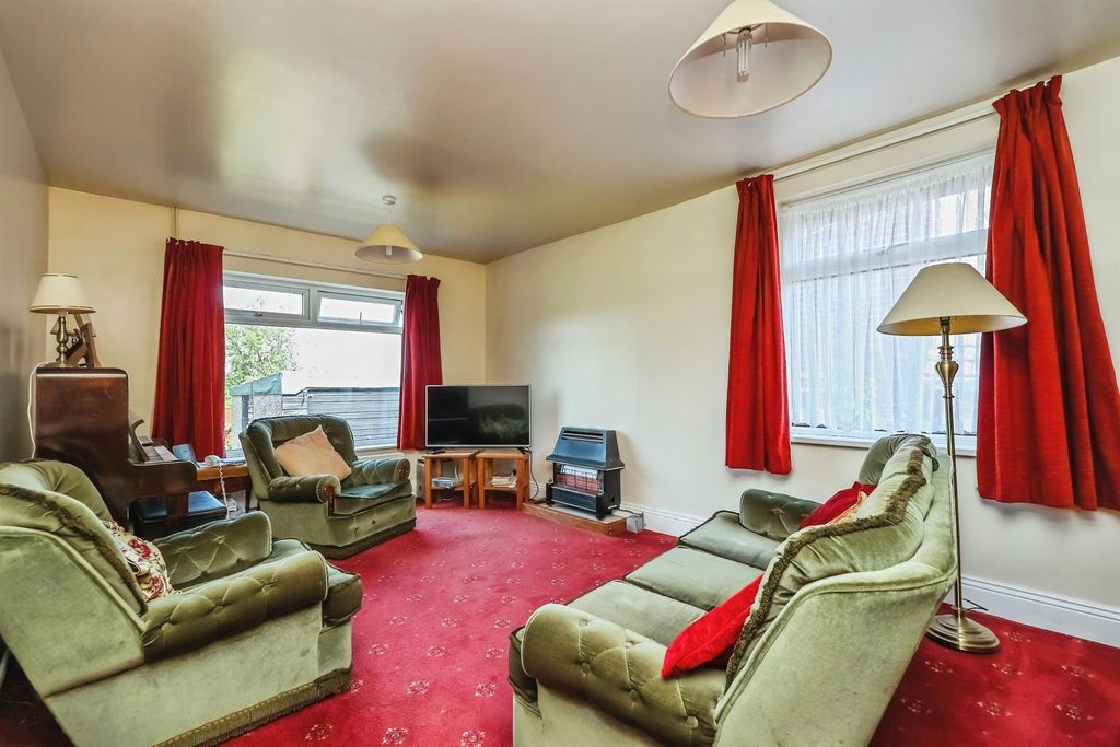Property photo 3 of 17