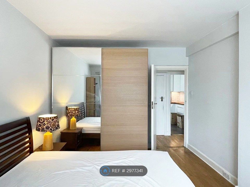 Property photo 1 of 11 Master Double Bedroom