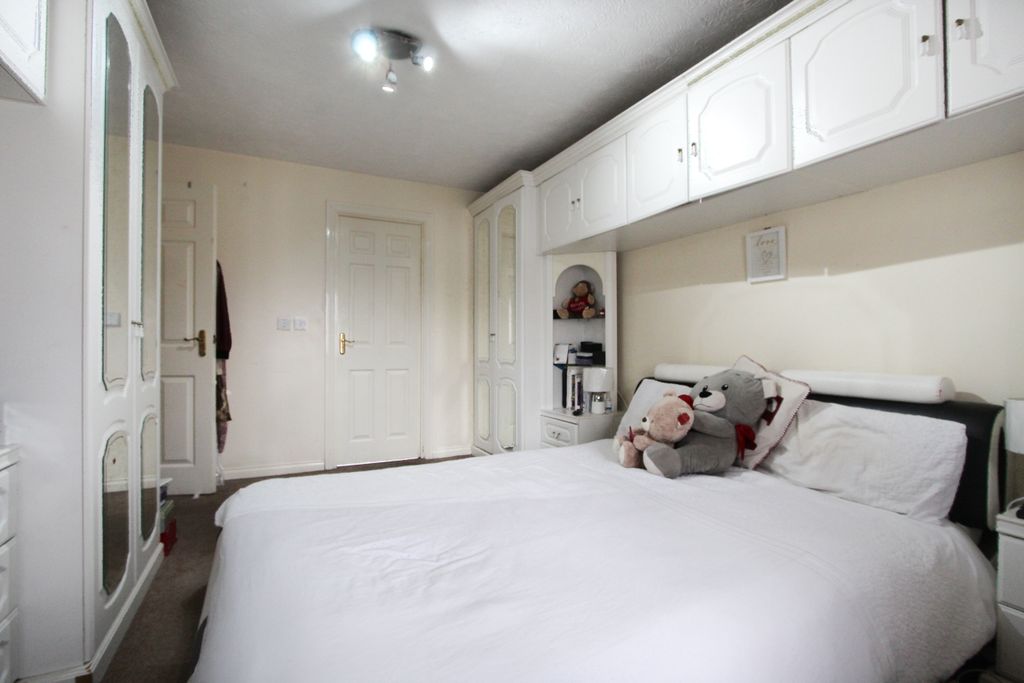 Additional image 13 of 5 bed detached house for saleNorfolk Place, Grays RM16