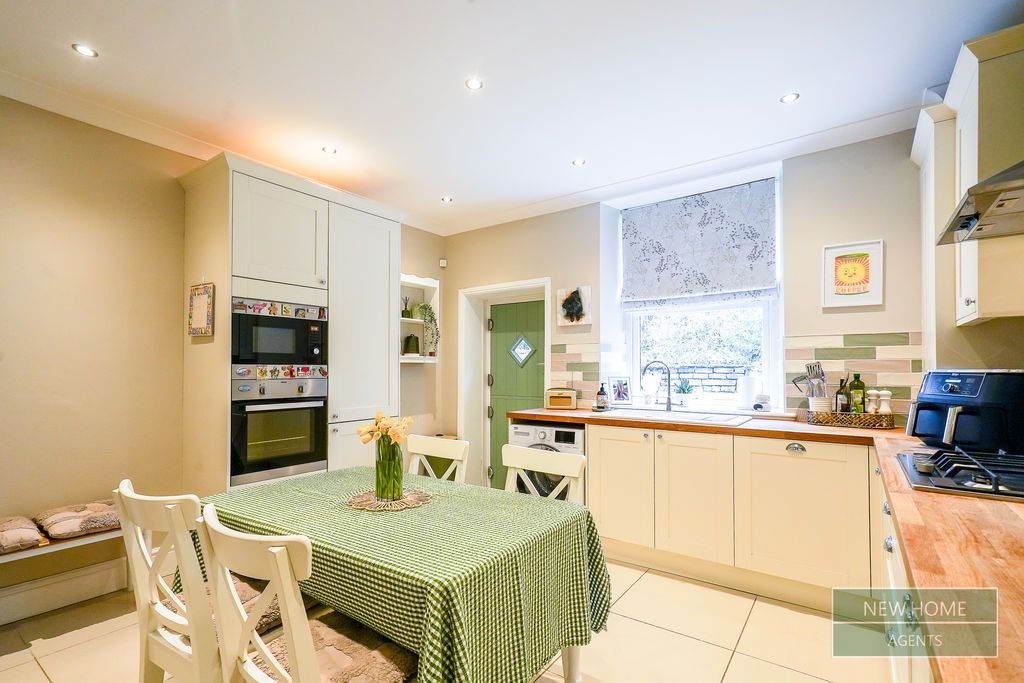 Property photo 3 of 18 Photo 2