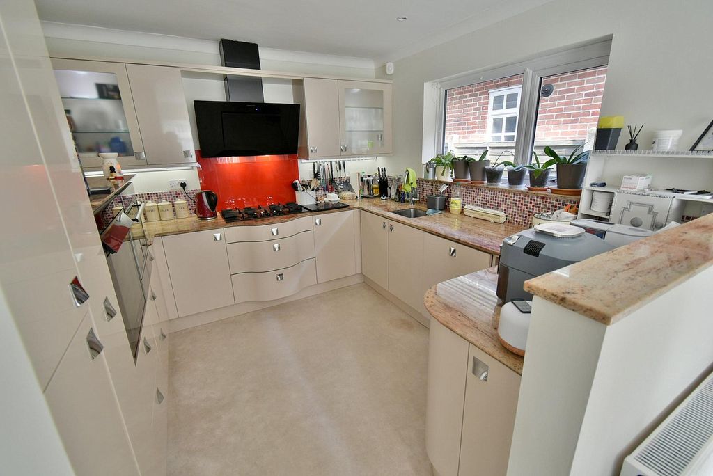 Property photo 2 of 18