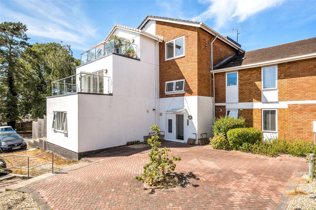 Property photo 1 of 15 1 - Picture No. 01