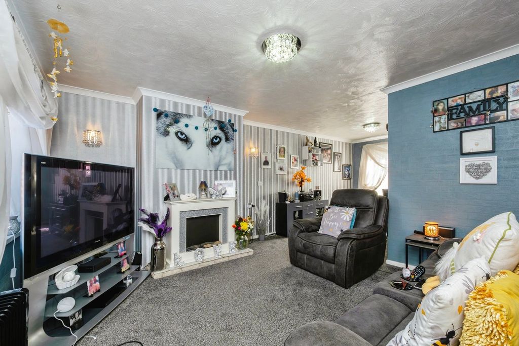 Property photo 2 of 15