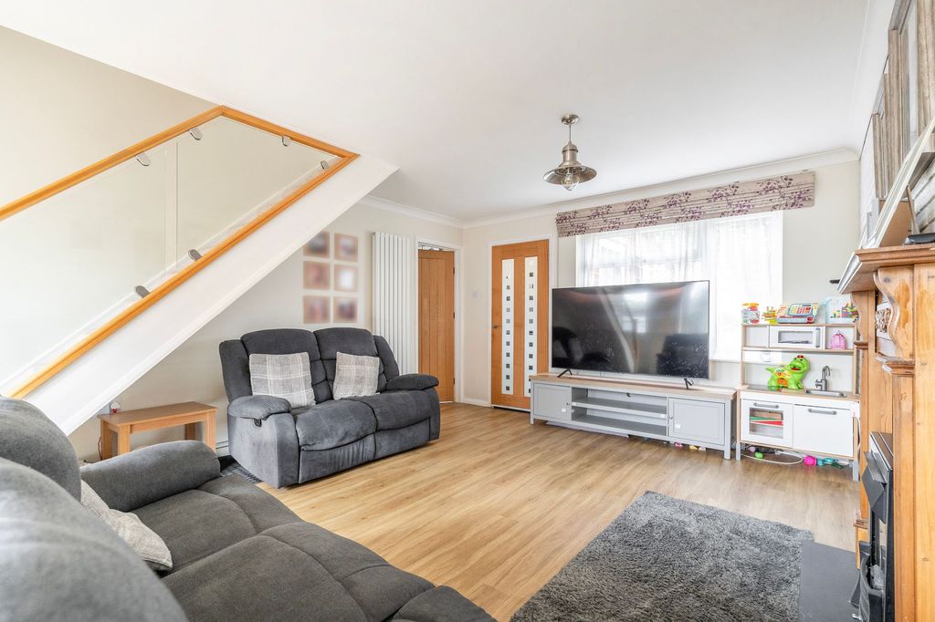 Property photo 2 of 18