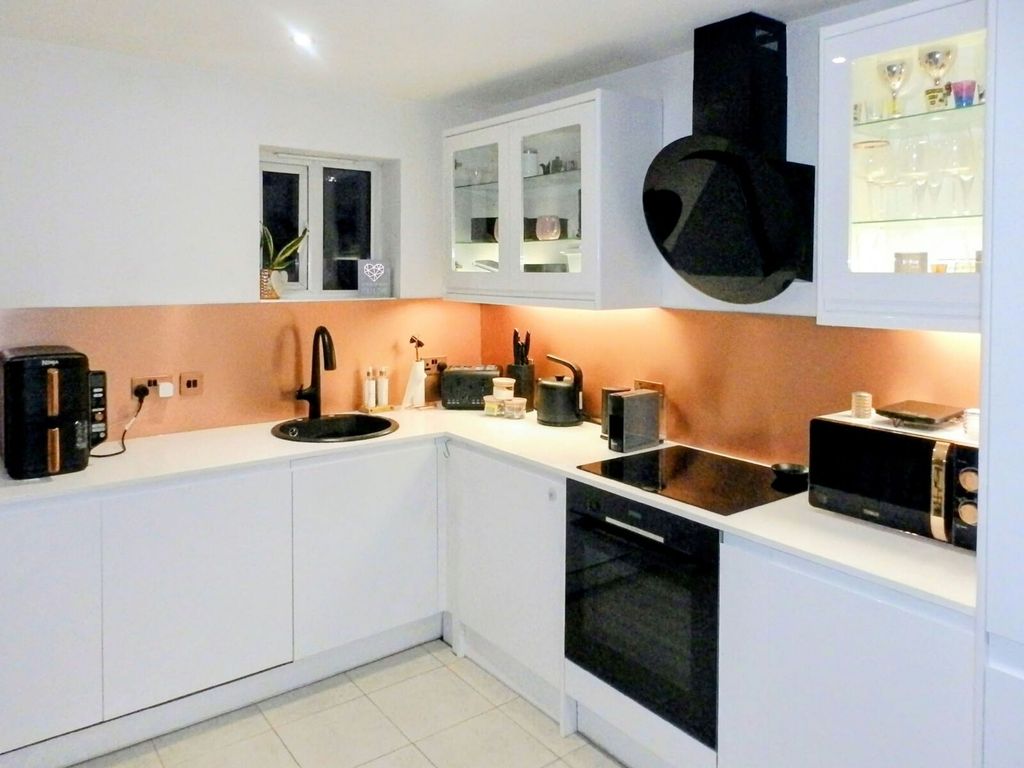 Property photo 3 of 21
