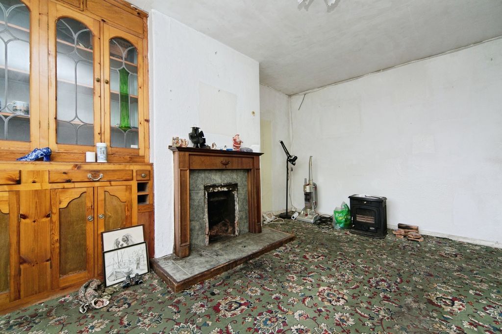 Property photo 3 of 18 Photo