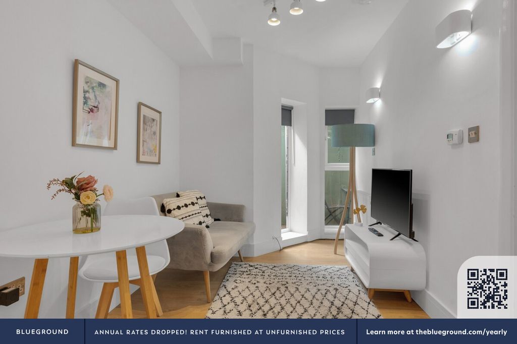 Property photo 3 of 29 Living Room