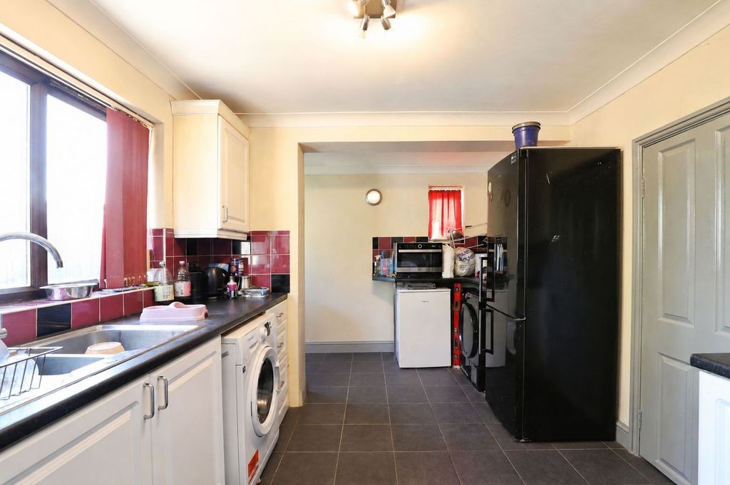 Property photo 3 of 14